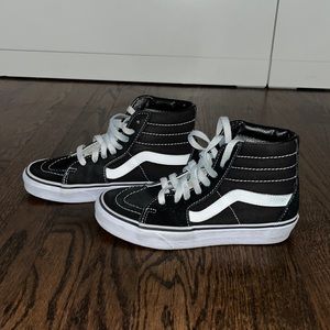 High top vans black and white